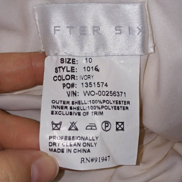 NWT! Strapless Ivory Lace Wedding Gown - Picture 7 of 9